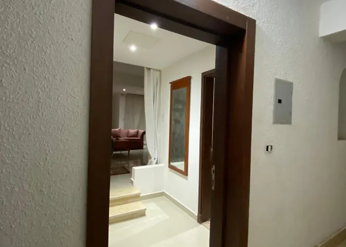1 Bdr 10 Mins To Sheikh Airport Appartamento